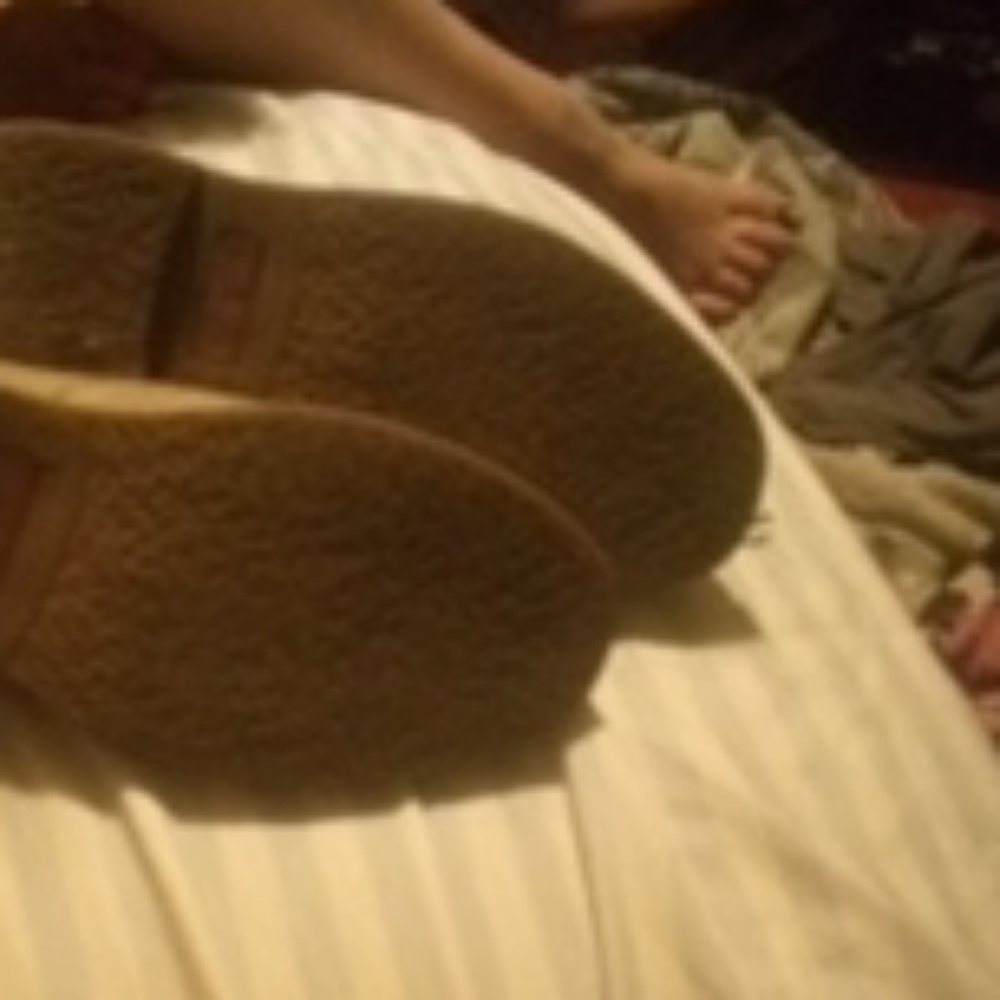 Shoes - Picture 3 of 4